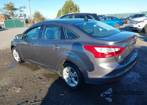 2014 Ford Focus Se z USA, uszkodzony, nr VIN 1FADP3F26EL437116